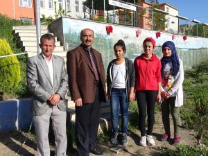 Kuşlar için yemekhane yapıldı!