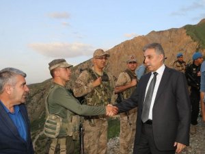 Vali Toprak: 1565 rakımdaki güvenlik güçlerini ziyaret etti!