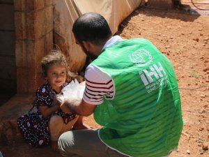 İnsani Yardım Vakfı 15 milyon ekmek dağıttı!