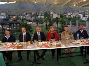 Engelli ve aileleri onuruna iftar yemeği