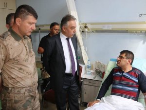 Vali Toprak, yaralı askerleri ziyaret etti