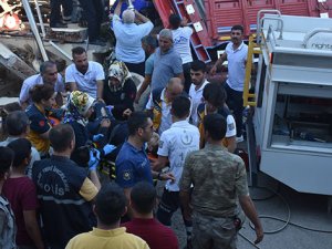 Kamyon mescide daldı: 3 ölü, 2 yaralı