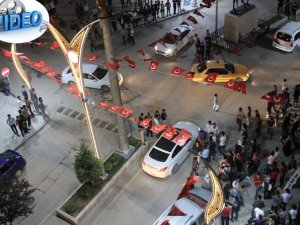 Hakkari’de sevgi gösterileri başladı