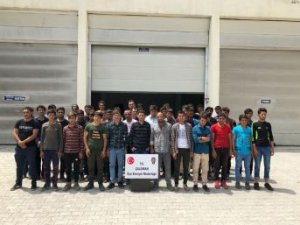 52 Kaçak Mülteci Yakaladı