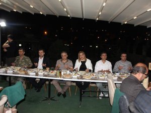 Şehit Aileleri Ve Gaziler onuruna yemek verildi