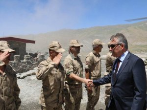 Çaltıkuru karakolunda bayrak töreni