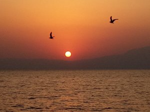 Van gölünde gün batımı