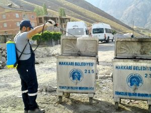 Çöp konteynerleri dezenfekte edildi