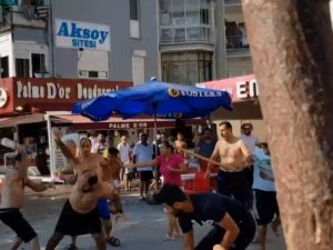 Sopalı sandalyeli yer kavgası kamerada