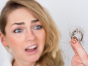 Saç dökülmesi nedeni vitamin eksikliği