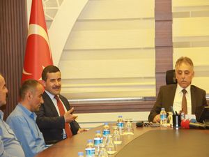 Üzümkıran'daki kanaat önderleri Vali Toprak'ı ziyaret etti