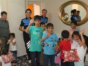 Hakkari polisi şehit ailelerini ziyaret etti