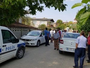 Emekli imam evinin önünde ölü bulundu