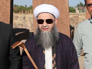 Cübbeli Ahmet Hoca Ahlat'ı gezdi