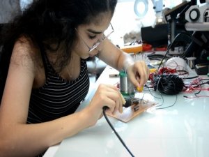 İnterneti olmayan köyde doğdu!