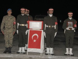Şehit Er İnaltekin için Hakkari'de tören düzenlendi