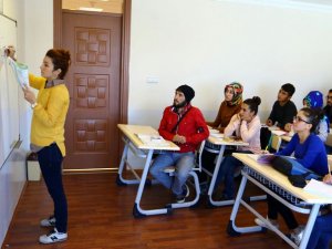 Sürekli eğitimle 213 öğrenci üniversiteli oldu