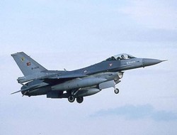 Savaş uçakları sınıra yöneldi