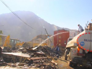 Pagan Caddesi barakalardan temizlendi