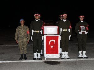 Hakkari'de şehitler için tören düzenlendi