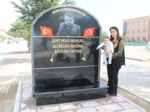 Şehit eşi için çeşme yaptırdı