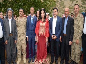 Uzman çavuş, aşiret kızı ile dünya evine girdi