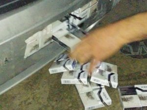 İran aracında kaçak sigara ele geçirildi