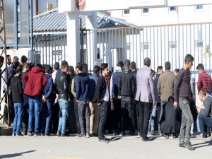 Van’da ‘bedelli askerlik’ kuyruğu