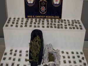 Polisten uyuşturucu tacirlerine darbe!