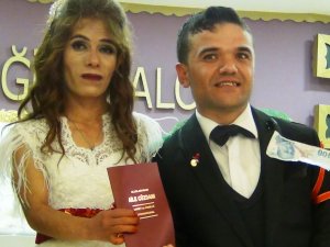 Boyları aşklarına engel olmadı