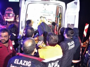 Midibüs şarampole uçtu: 17 yaralı