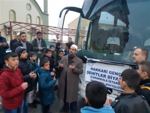 Hakkari’li öğrenciler dualarla geziye yollandı