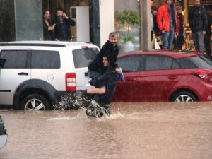 Fındık büyüklüğünde dolu yağdı...