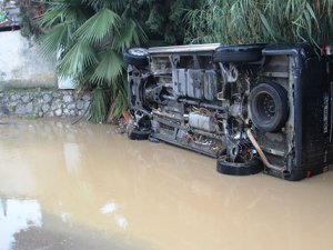 30 iş yeri sular altında kaldı!
