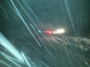 Hakkari'de karla mücadele çalışmaları sürüyor