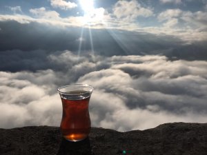 Öğretmenler bulutlar üzerinde çay yudumladılar