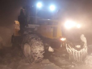 Hakkari’de  zorlu karla mücadele çalışması