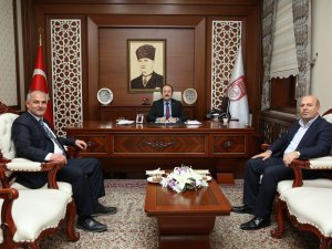 Bayburt Valisi Pehlivan’dan Hakkari’ye selam var