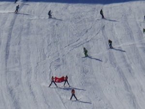 Hakkari’de kayak sezonu açıldı