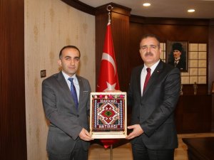 Kızılay Derneğinden Vali Akbıyık'a ziyaret