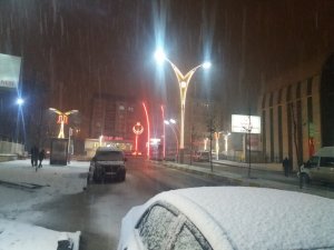 Hakkari’de kar esareti başladı