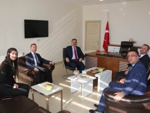 Vali Akbıyık'tan Hakkari Barosuna iade-i ziyaret