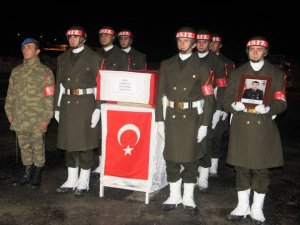 Çığ altında kalan şehit için tören düzenlendi
