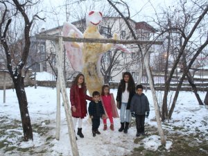 Kardan Van Gölü canavarı yaptılar