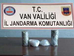 Jandarma uyuşturucu tacirlerine göz açtırmıyor