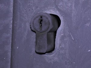 Kapı kilitleri bile buz tuttu