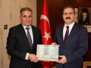 Spor camiasından Vali Akbıyık'a ziyaret