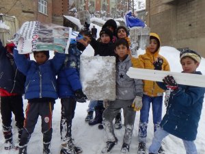 Çocukların kayak keyfi