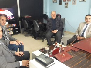 Hakkari sesi radyosunu ziyaretler sürüyor