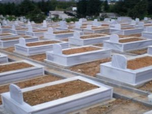 Mezarlık hırsızları yakalandı